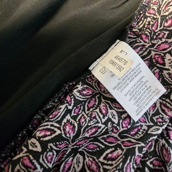 Reitmans Signature floral skirt. Just below the knee A-line skirt. Size 10 NEW - Picture 4 of 5